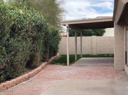 22 Butler Dr, Phoenix AZ 85051-4741 exterior