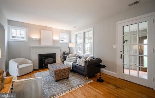 106 Monroe Ave, Alexandria VA  22301-1922 exterior