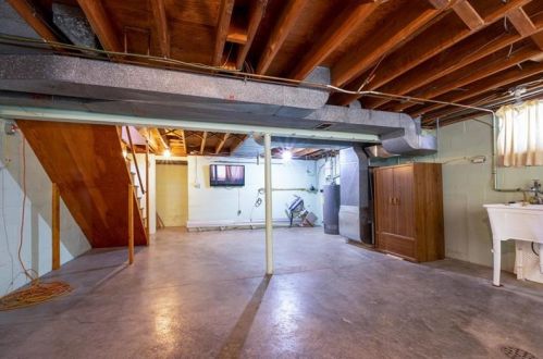 700 Southcrest Dr, Pittsburgh PA 15226-1238 exterior