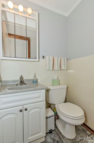 9209 Arthur St, Bull Valley IL 60014-4908 exterior