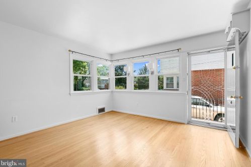 6934 Westhampton Dr, Alexandria VA 22307-1528 exterior