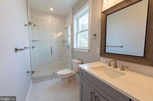 2019 Bodine St, Philadelphia PA  19122-1503 exterior