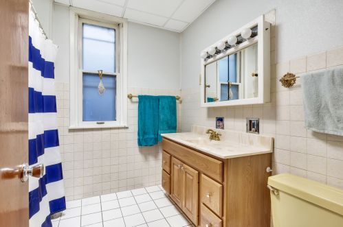 4710 Artesian Ave, Chicago IL 60659-5035 exterior