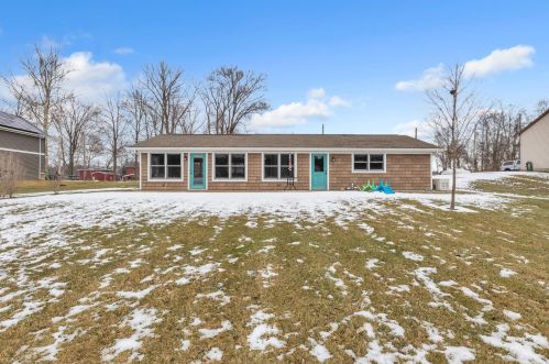 65526 Peninsula Dr, Cassopolis MI 49031-8530 exterior