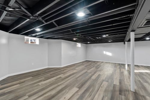 4102 Colgate Cir, Milwaukee WI  53222-1736 exterior