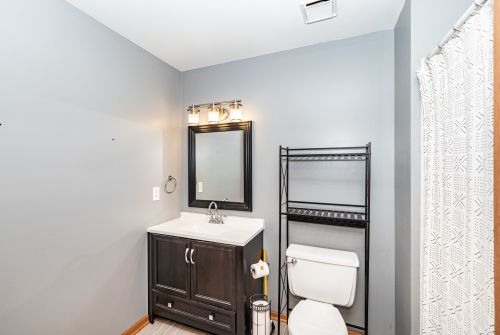 900 Bennington Dr, Bull Valley IL 60014-8875 exterior