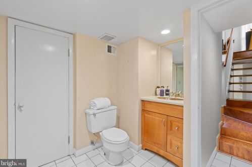 716 13th St, Washington DC  20002-4463 exterior