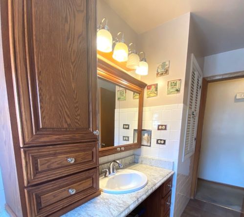 8355 Kedvale Ave, Chicago IL 60624-3529 exterior