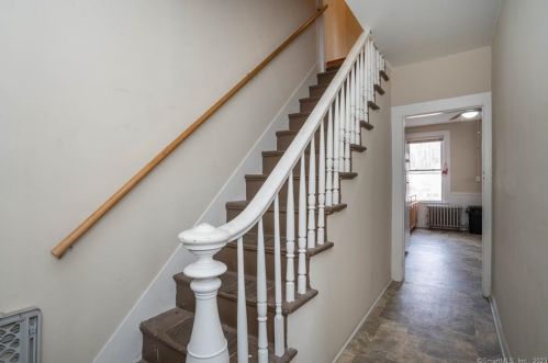 111 Eldridge St, Manchester CT  06040-5551 exterior