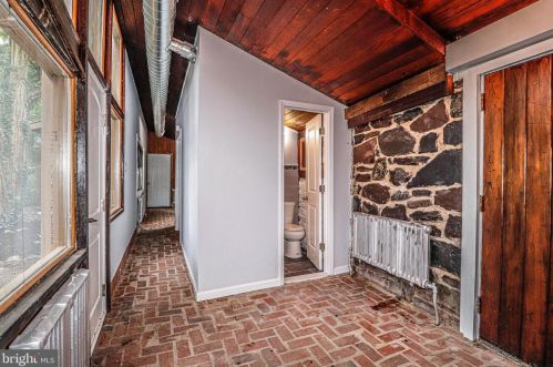 635 Parkway Ave, Trenton NJ  08618-2723 exterior