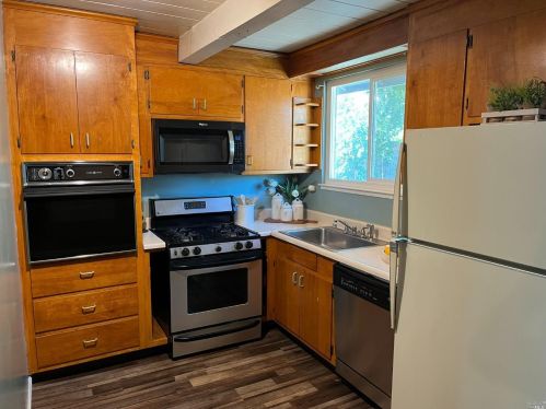 1367 Coventry Rd, Concord CA 94518-1120 exterior