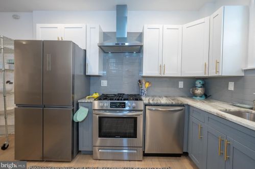 902 29 St, Philadelphia PA 19132-3020 exterior