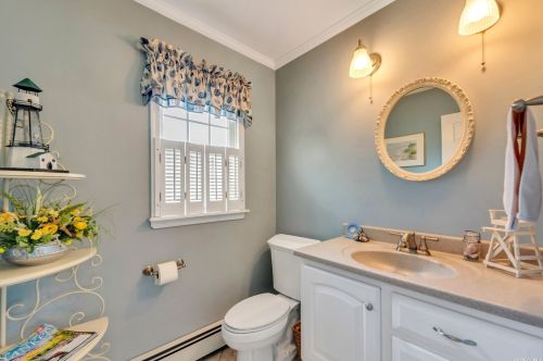 11 Maria Ct, Huntington Station NY 11746-2718 exterior