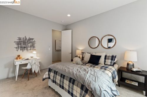 1550 Grand View Dr, Berkeley CA 94705-1637 exterior