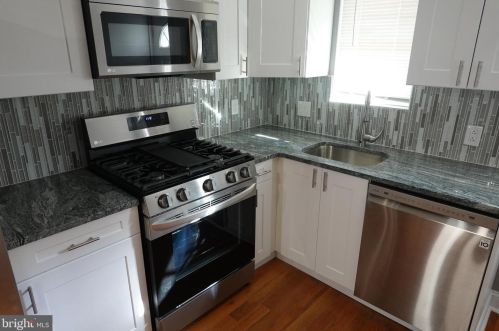 1525 Hicks St, Philadelphia PA  19146-4820 exterior