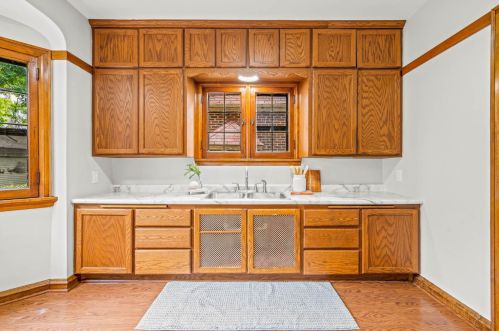 439 Oklahoma Ave, Milwaukee WI 53207-3076 exterior