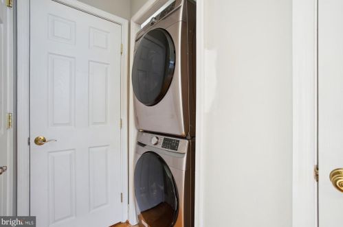 3005 11th St, Washington DC  20001-3905 exterior