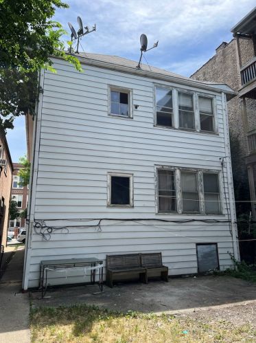 4918 Spaulding Ave, Chicago IL 60624-3330 exterior