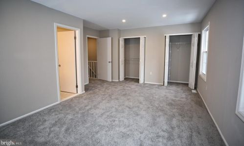 42 Magnolia Ct, Trenton NJ 08648-4828 exterior