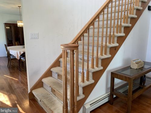 6 Kari Ct, Jackson Twp NJ 08527-1377 exterior