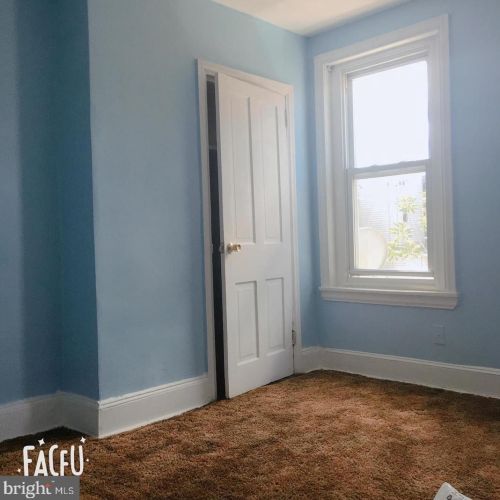 2325 Marshall St, Philadelphia PA  19148-3822 exterior