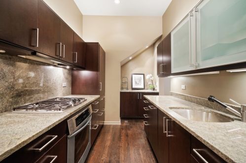 80 Elm St, Chicago, IL 60611-7559