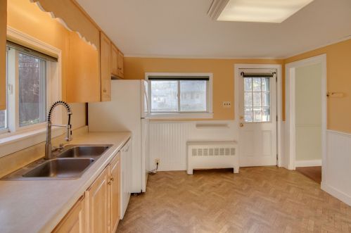 11 Bow Bog Rd, Concord NH 03304-4001 exterior