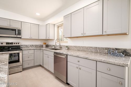 1010 Del Valle Ave, Tucson AZ  85711-5241 exterior