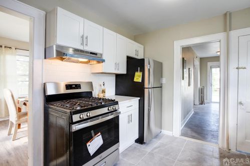 42 Loring Ave, Edison NJ  08817-4412 exterior