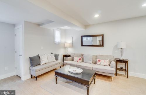 5227 New Hampshire Ave, Washington DC 20011-6631 exterior