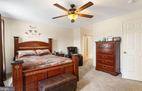 37 Louvain Dr, Hanover PA 17331-8696 exterior