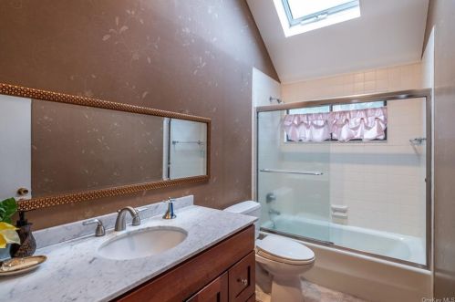 5 Fox Run, Armonk NY 10504-1011 exterior