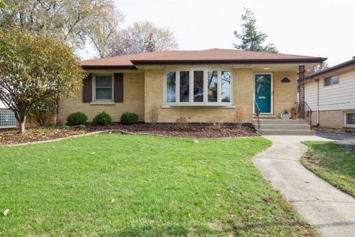 945 Parkside Ave, Elmhurst IL  60126-5029 exterior