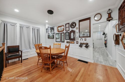 7251 Paxton Ave, Chicago IL  60649-2519 exterior