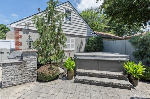 46 Lincoln Ave, Edison NJ exterior