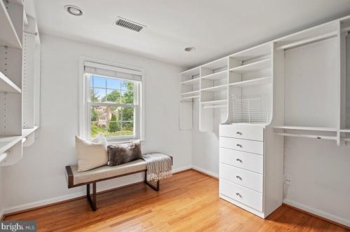 1111 Fallsmead Way, Rockville MD 20854-5549 exterior