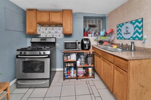 6030 California, Chicago IL 60659-3915 exterior