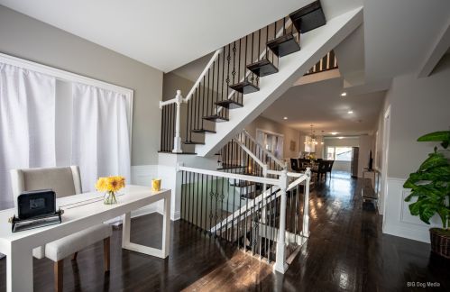 7616 Luella Ave, Chicago IL 60649-4108 exterior