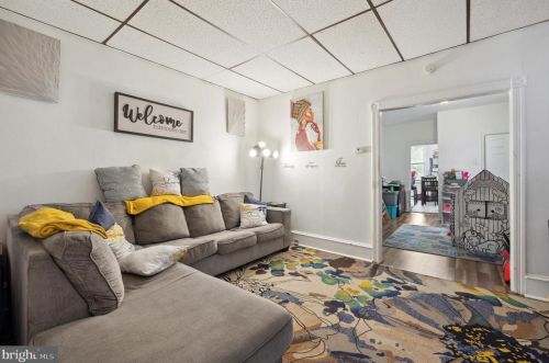 403 6 St, Darby PA 19023-2304 exterior