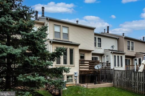 6133 Joust Ln, Alexandria VA 22315-4809 exterior