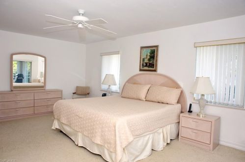 757 93 Ave, Naples FL 34108-2440 exterior