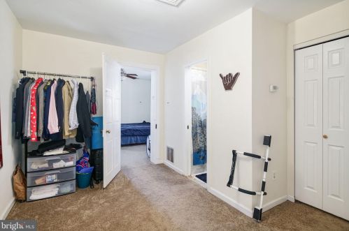 922 4 St, Philadelphia PA 19147-4104 exterior