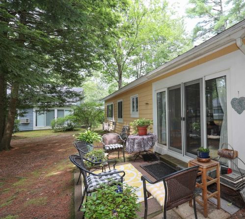 19 Amoskeag Rd, Concord NH 03301-4641 exterior