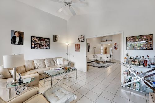 6151 Bay Is Dr, Boynton Beach FL 33437-4112 exterior