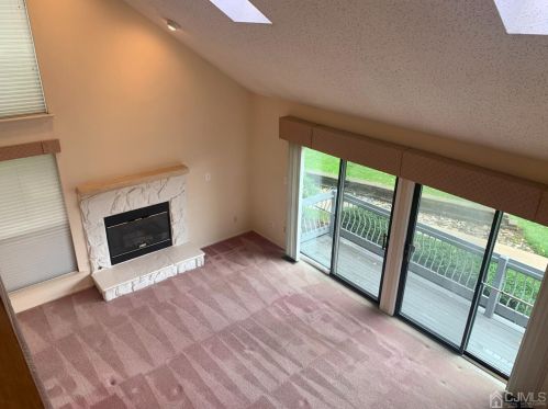 143 Linda Ln, Edison NJ 08820-4509 exterior