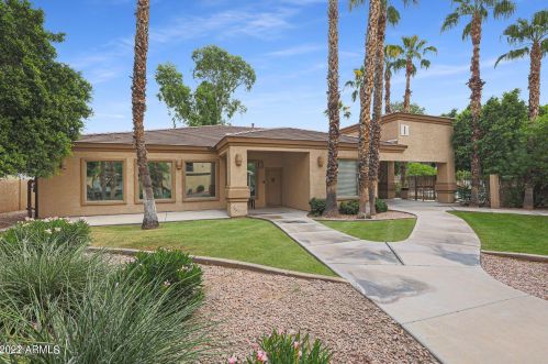 920 Devonshire Ave, Phoenix AZ 85014-4613 exterior