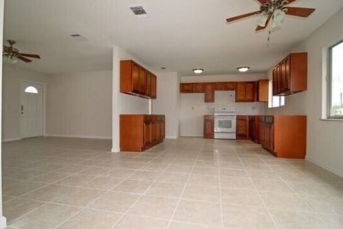 2222 Carnation Rd, Fort Pierce FL  34952-4916 exterior