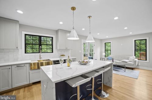 1505 Crestwood Dr, Alexandria VA  22302-2303 exterior