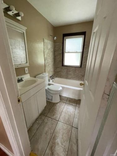 2827 Tennyson Ave, Saint Louis MO 63114-3014 exterior