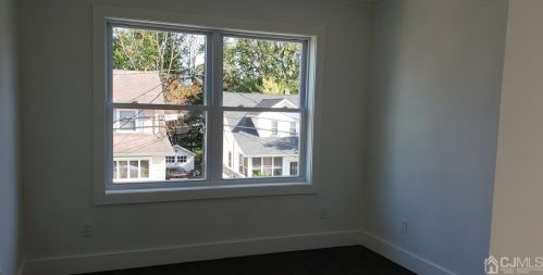 135 Cooper Ave, Iselin NJ 08830-2003 exterior